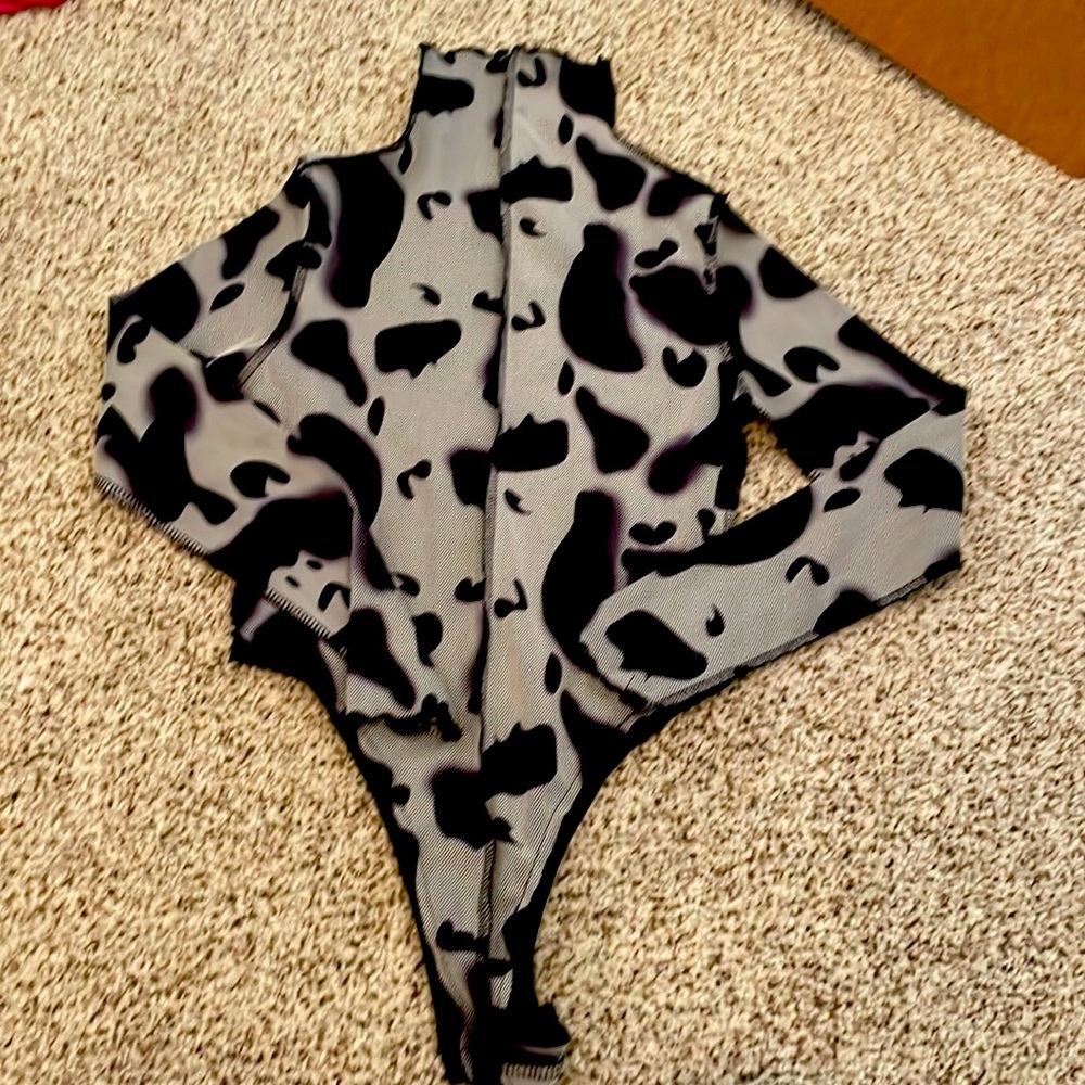 3/$5 Shein graphic bodysuit size small